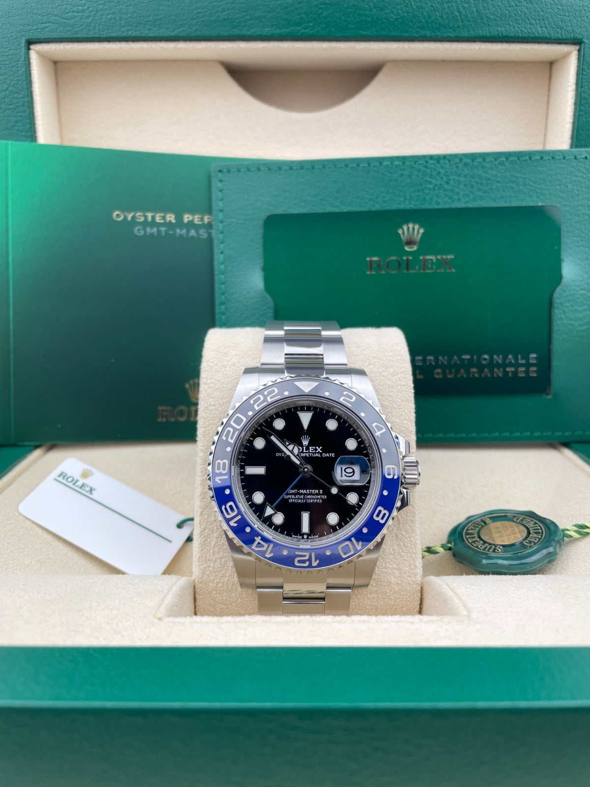 Rolex GMT-Master II 40mm Black Dial Cerachrom Bezel Oyster Bracelet (Batgirl) - 126710BLNR | BATMAN