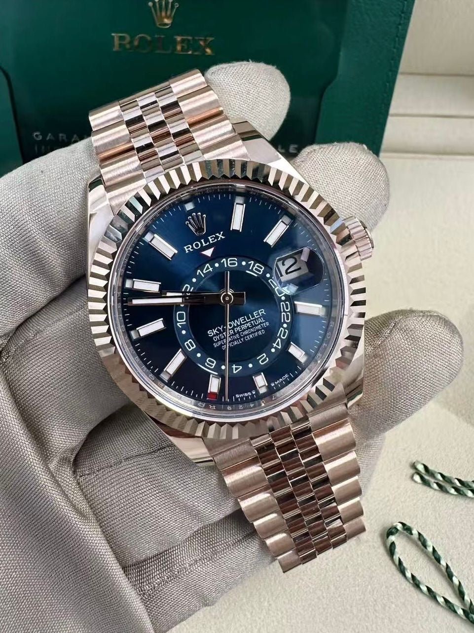 Rolex Sky-Dweller 42mm Blue Dial Fluted Bezel Jubilee Bracelet - 336935 |